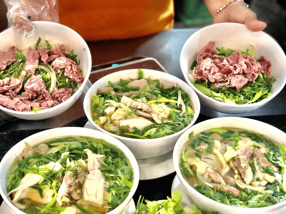 Phở 10 Lý Quốc Sư cũng là một trong những thương hiệu lâu đời tại Hà Nội (Nguồn: Phở 10 Lý Quốc Sư)